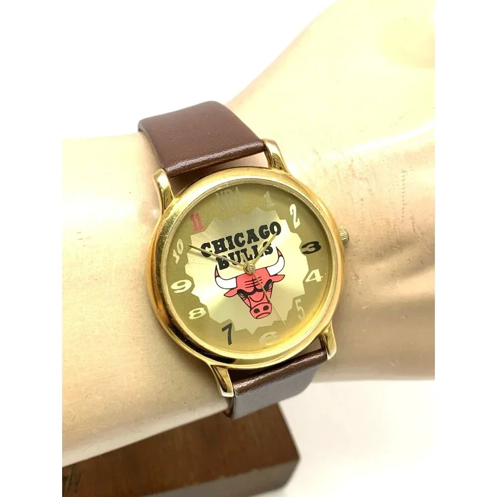 Chicago Bulls NBA Men's Watch Vintage Quartz Gold Dial Brown Leather Band 36mm